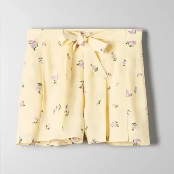 Aritzia Sunday Best Westley Pleated Short  Pastel Yellow/Orchid Size 8 - Picture 2 of 11